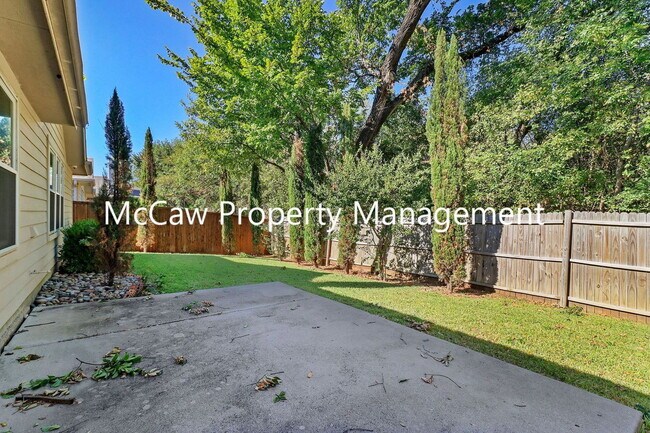 Building Photo - 604 Creekside Dr