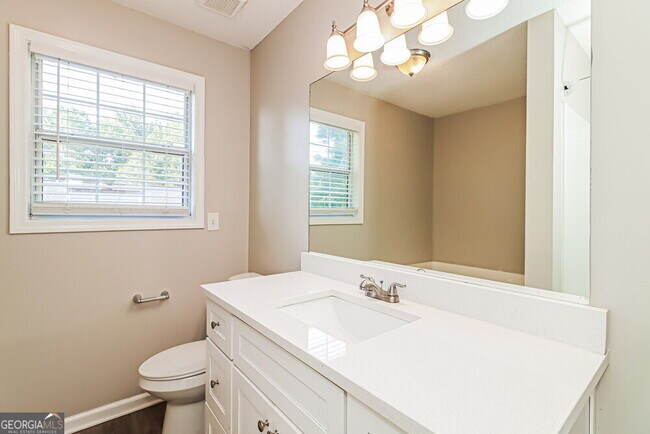 Building Photo - 428 Ivy Crest Dr