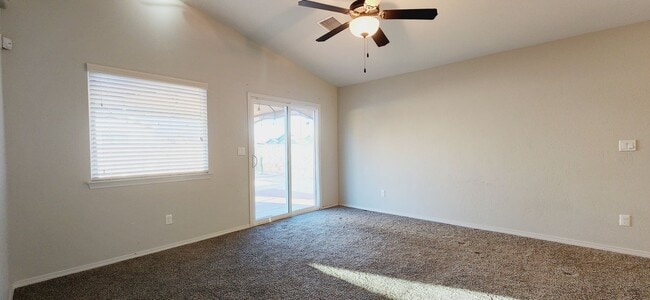 Building Photo - Stunning 4 bedroom, 2 bath home in East El Paso!