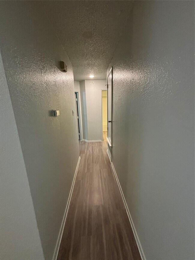 Building Photo - 1112 Byers Ln