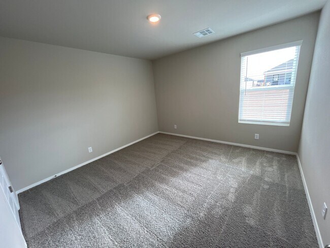Building Photo - *Pre-leasing* Three Bedroom | Two Bath Hom...
