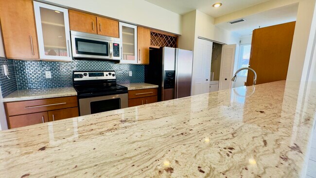 Building Photo - 107 Half Moon Cir