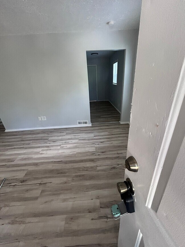 Building Photo - 7534 Blanding Dr