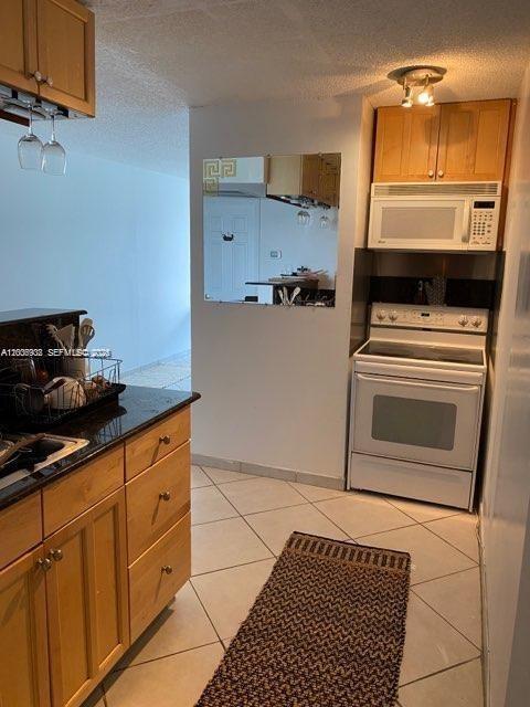 Building Photo - 6770 Indian Creek Dr