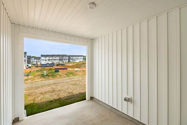 Building Photo - 644 Pasture Ridge Rd