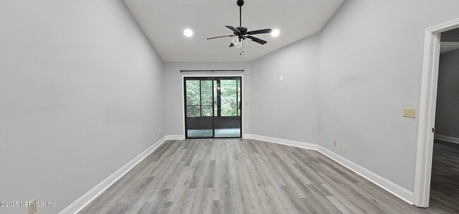 Building Photo - 7610 Baymeadows Cir W