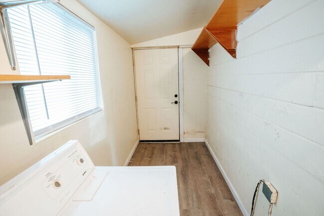 Building Photo - Charming Single Family Home In McKinleyville