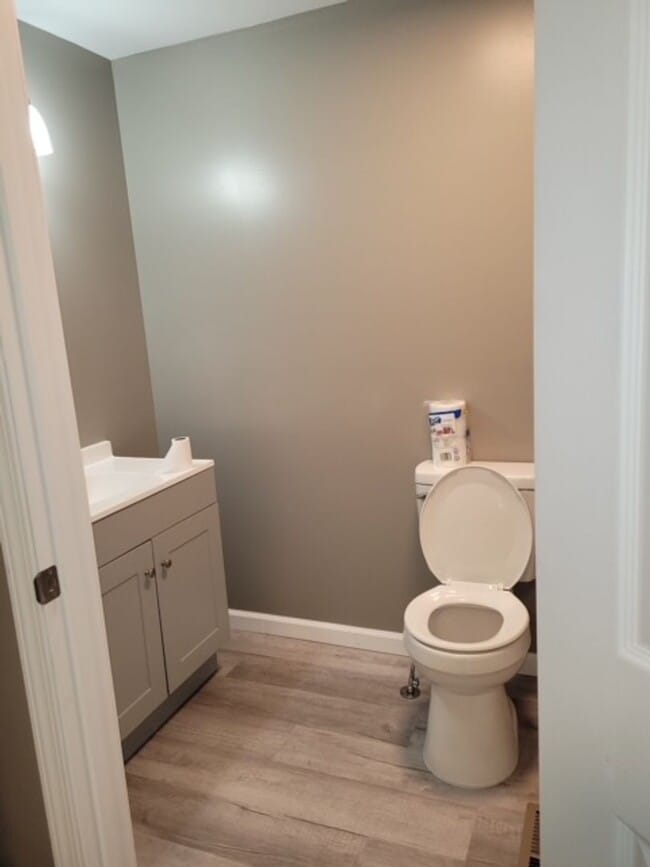 Building Photo - Renovated 3 Bedroom 2 Bath Home on 1 Acre for Rent!