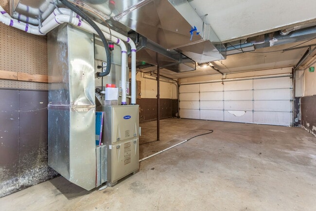 Building Photo - 11580 Highland Park