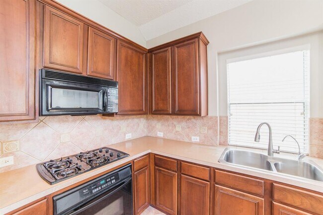 Building Photo - 4914 Mulberry Cir