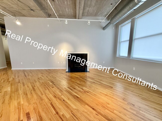 Building Photo - Luxury Living at Western Auto Building – 2...