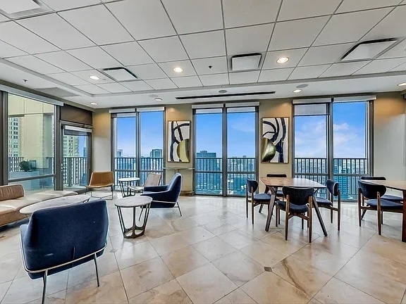 Building Photo - 2 E Erie St