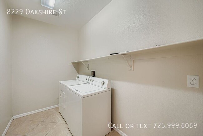 Building Photo - 8229 Oakshire St
