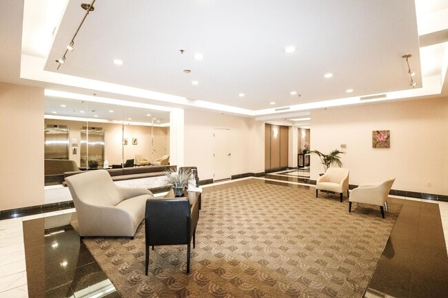 Building Photo - Spacious Jr. 1 Bedroom near Levi's Plaza |...