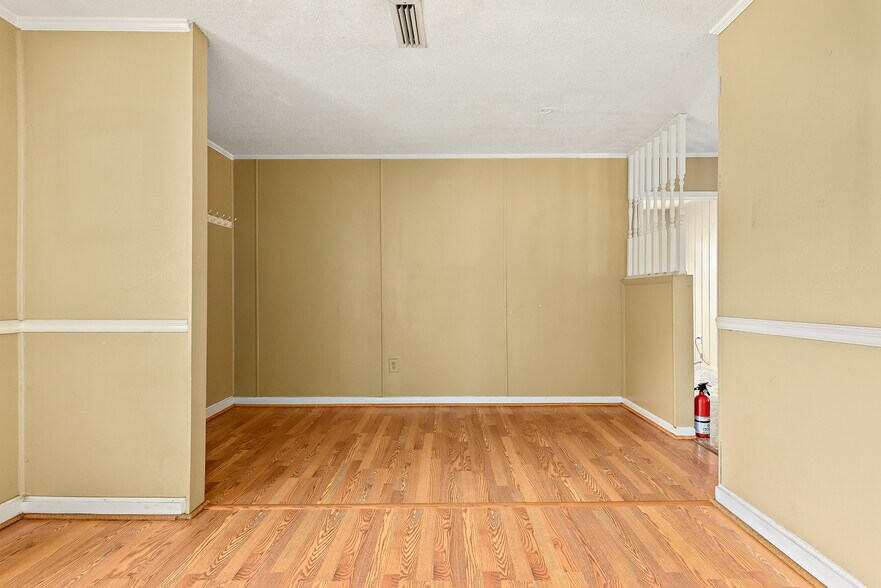 Building Photo - 223 Fair Ave