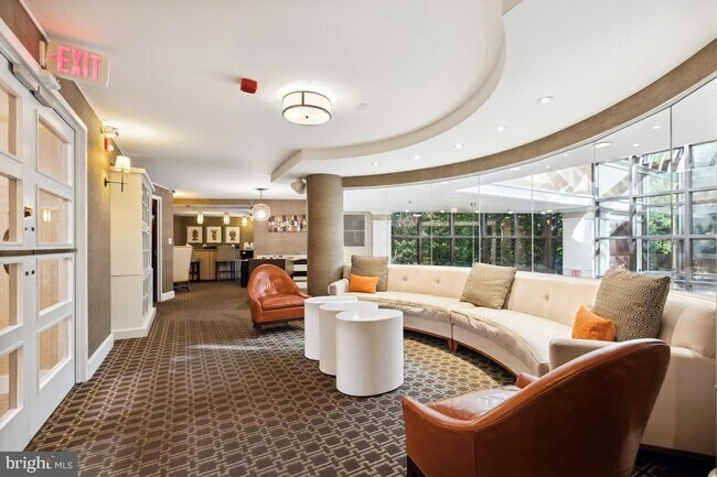 Building Photo - 10101 Grosvenor Pl