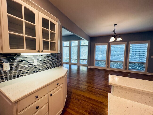 Building Photo - {6411} Enchanted Lake Estates + Updated Kitchen, Fresh Paint Throughout +  Main Floor Primary Bed...