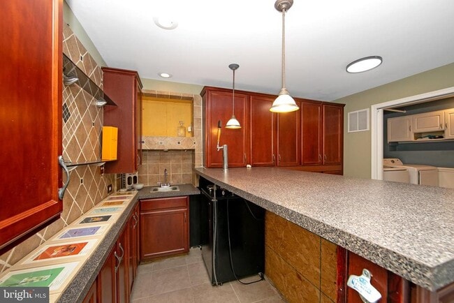 Building Photo - 156 Liberty Way