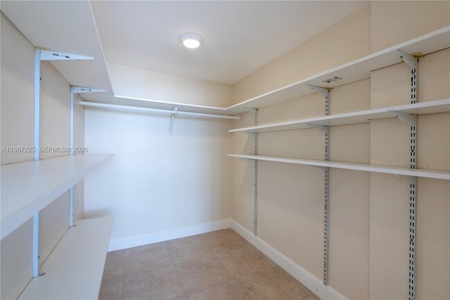 Building Photo - 2025 NE 164th St