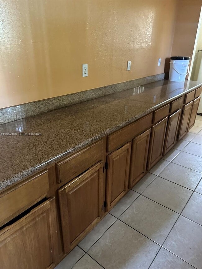 Building Photo - 14220 NE 4th Ave