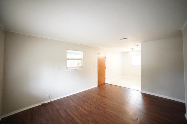 Building Photo - 1329 Blossom Cir