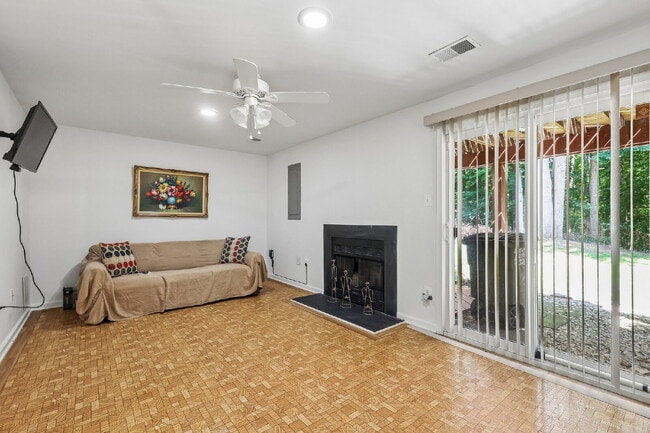 Building Photo - 11598 Overleigh Dr