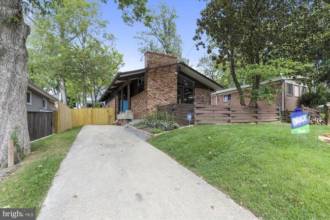 Building Photo - 5511 Huntington Pkwy