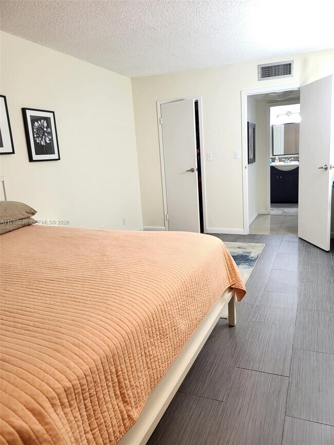 Building Photo - 601 Three Islands Boulevard