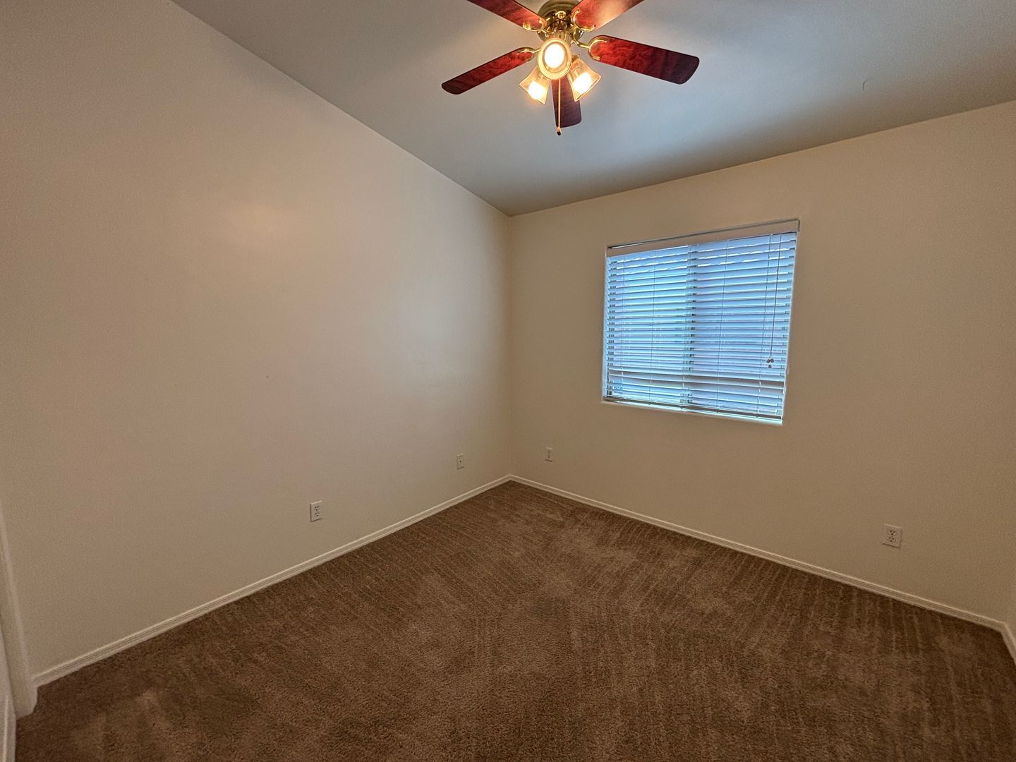 Building Photo - 10500 E Carolina Willow Ln