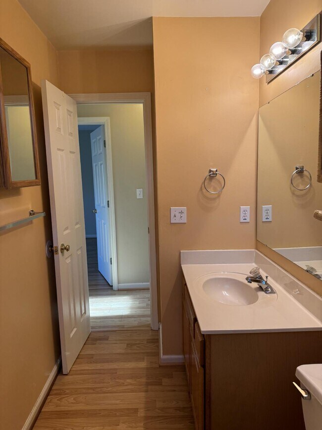 Building Photo - Charming 3-Bedroom, 2-Bathroom Home for Rent – Perfect for Comfortable Living!