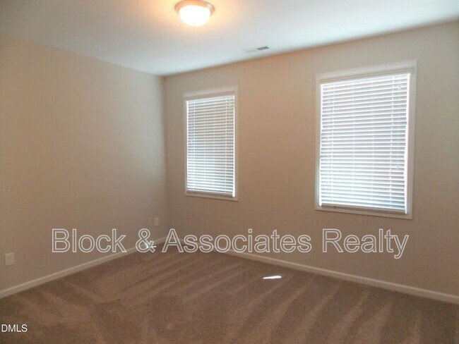 Building Photo - 509 N Tunstall Ave