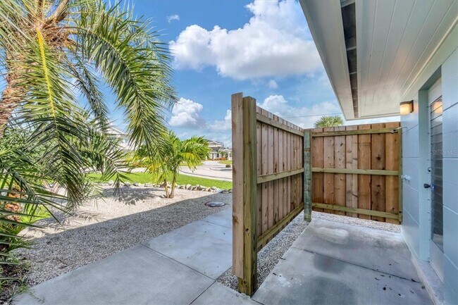 Building Photo - 550 Gaspar Dr