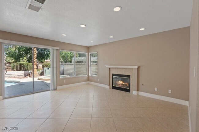 Building Photo - 1817 Tropical Breeze Dr