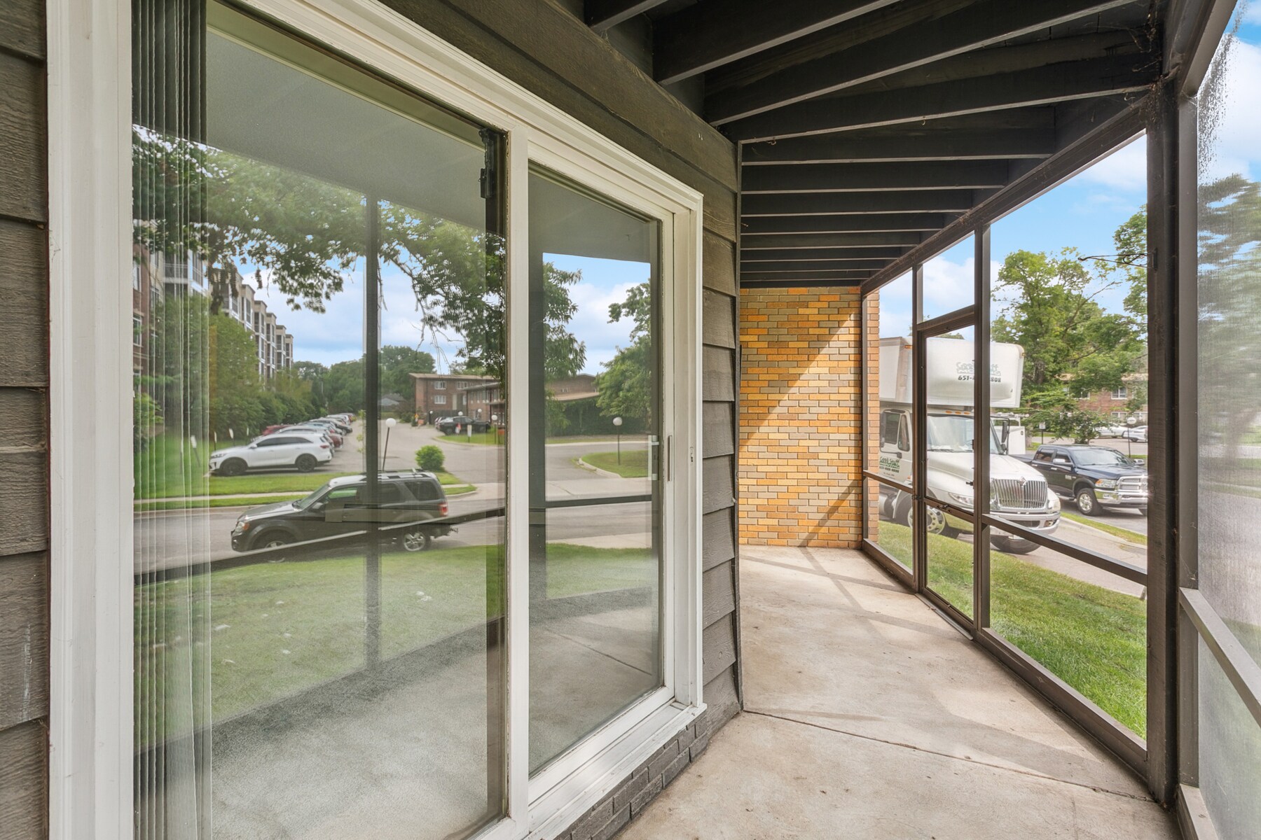 Screened porch - 3200 Virginia Ave S