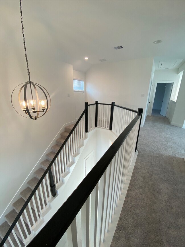 Building Photo - 31323 Balsam Hawk Ln