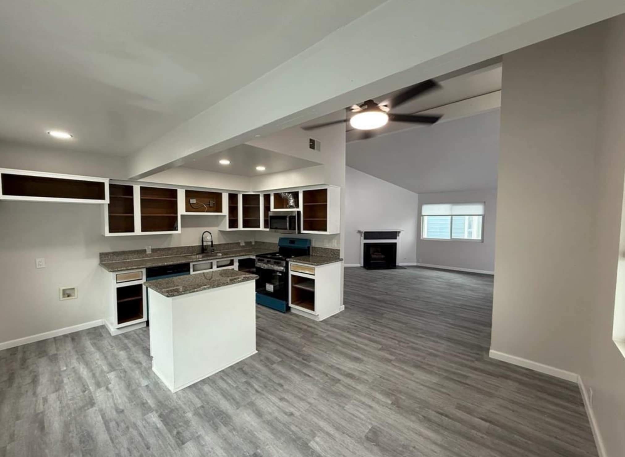 Building Photo - 34051 Silver Lantern St