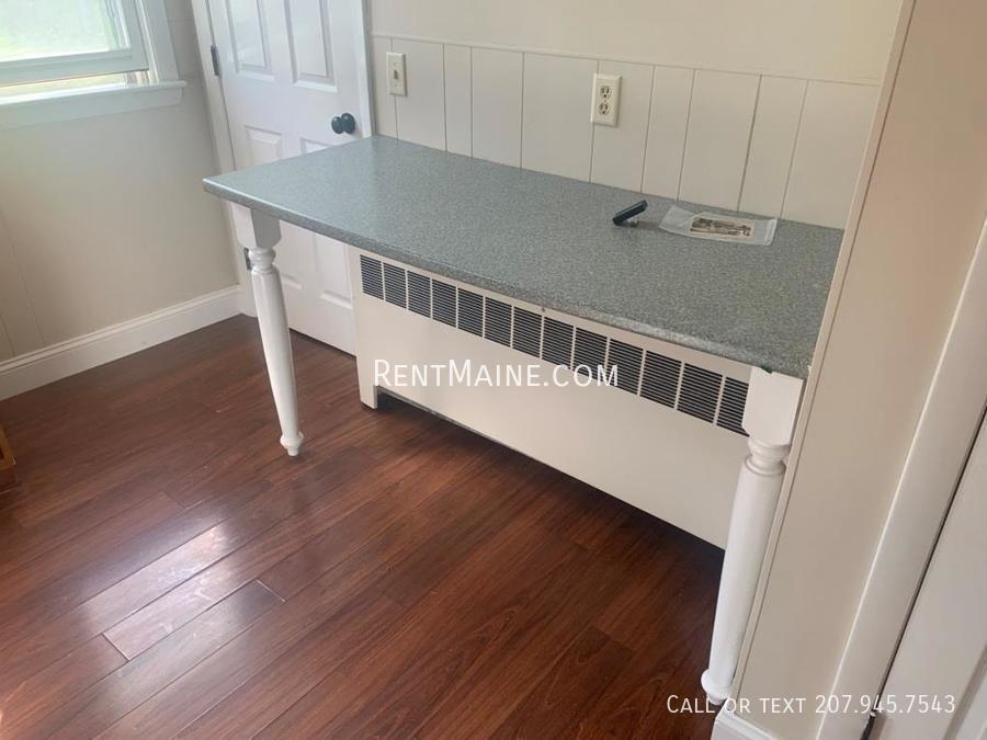 Building Photo - 198 Main Rd N