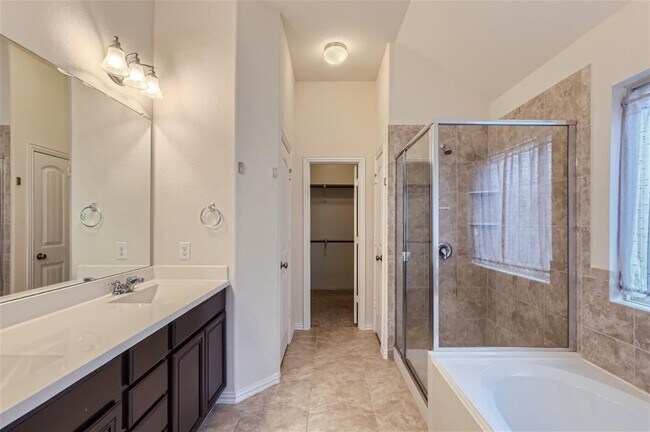 Building Photo - 602 Cardenas Ln