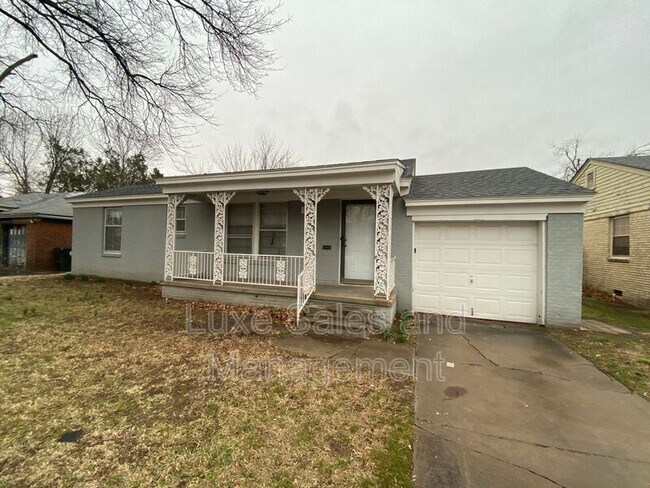 Building Photo - 1118 Idaho St