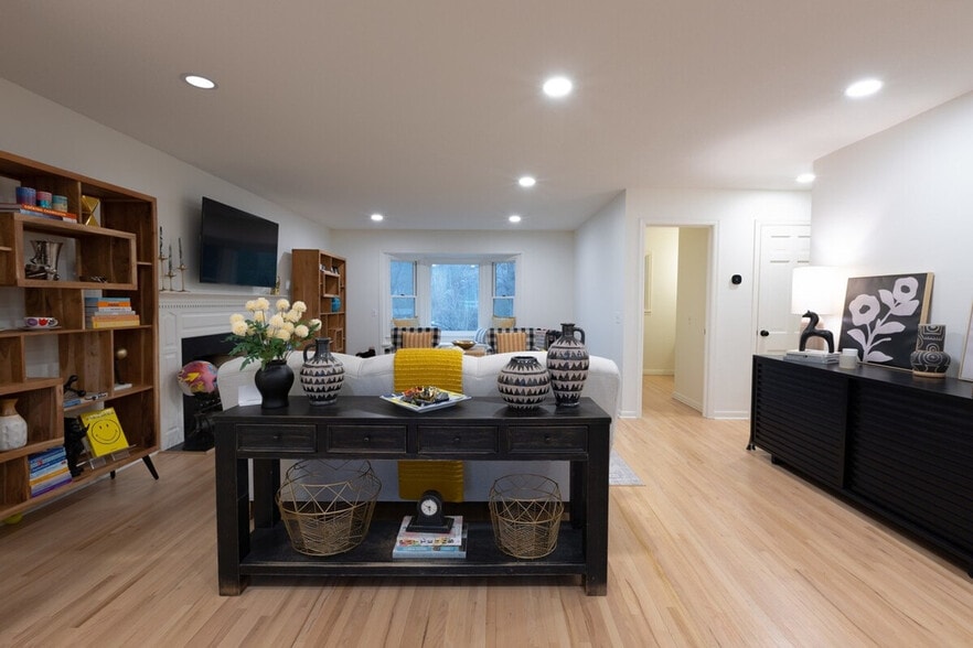 Building Photo - 16116 Ringer Rd