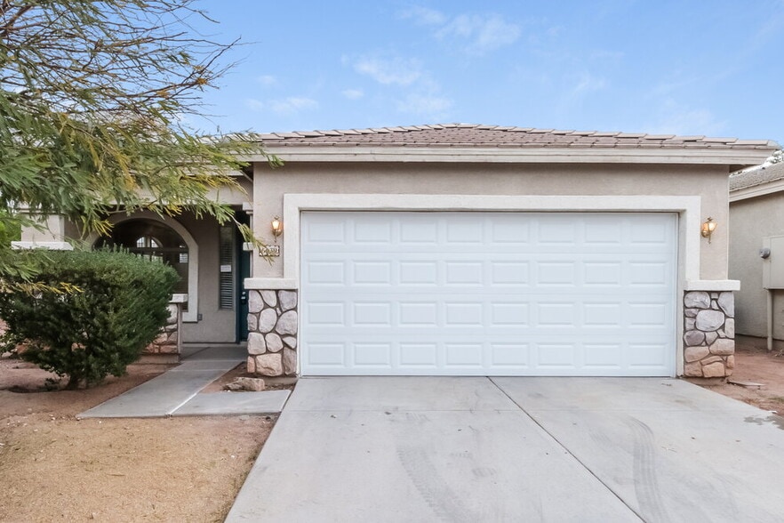 Primary Photo - 6639 S 17th Ave