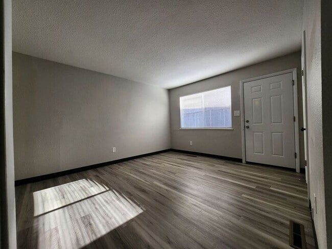 Building Photo - 2-Bedroom Home near Military Installations| Move-In Special: First Full Month Free!