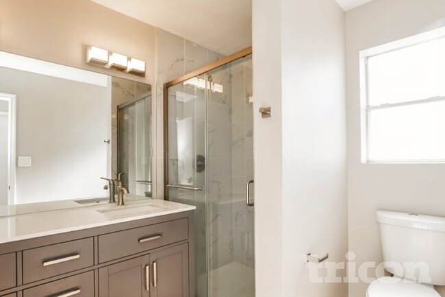 Building Photo - 1600 31st St SE