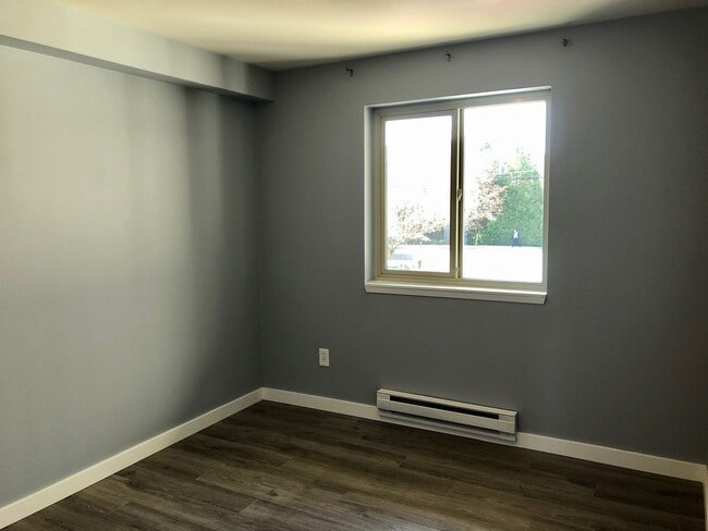 Building Photo - 2 Bedroom 2 Bath Condo Overlooking a Green...