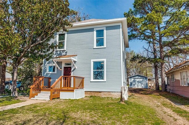 Building Photo - 423 E Sears St