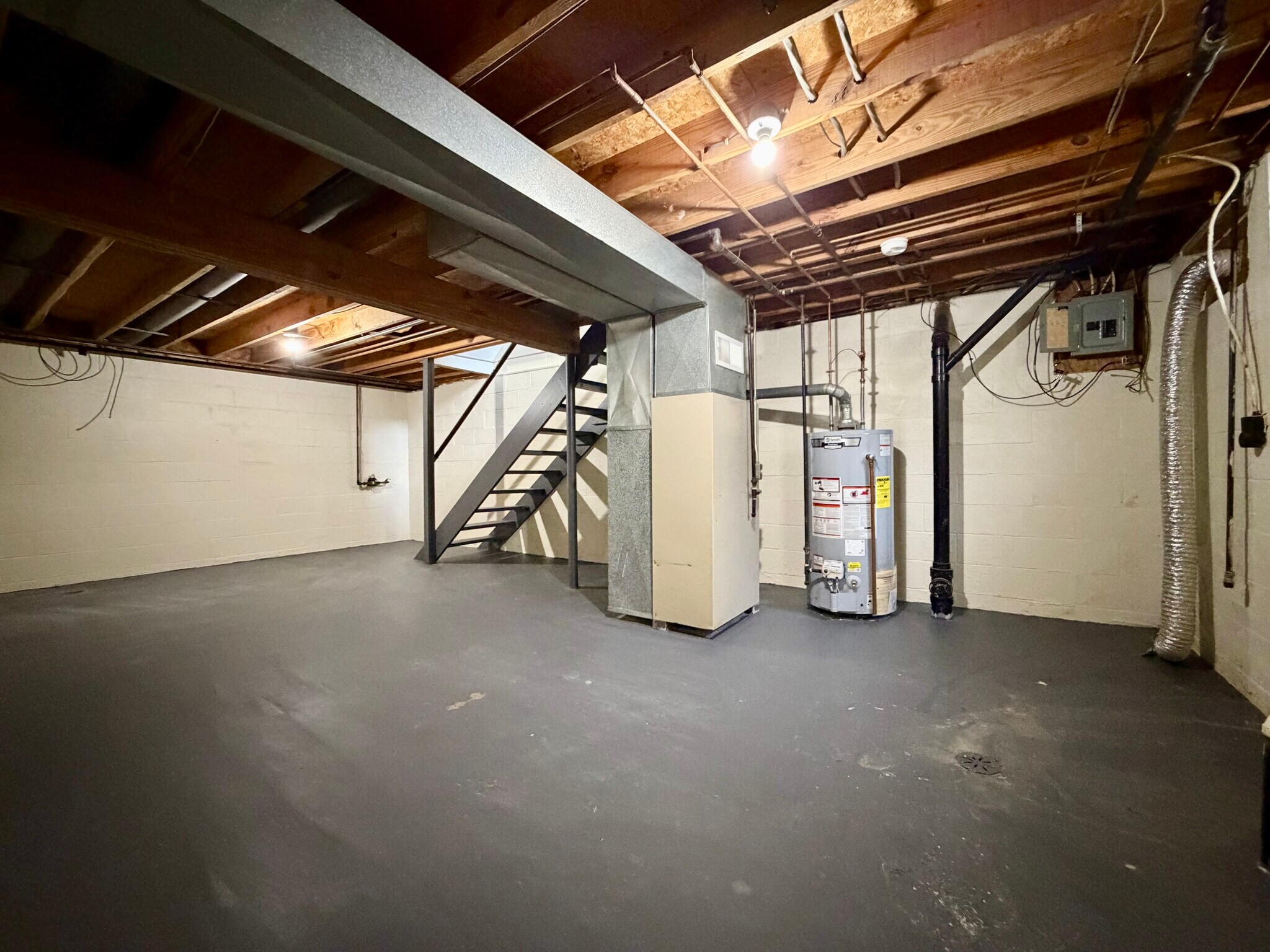 Building Photo - 331 Locke Ave NW