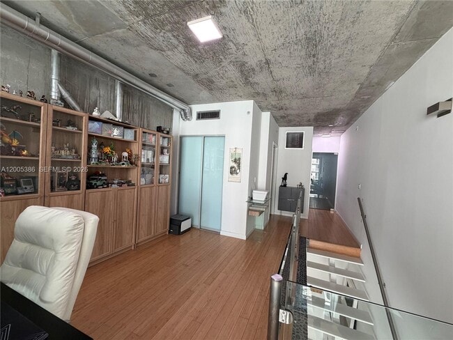 Building Photo - 690 SW 1st Ct