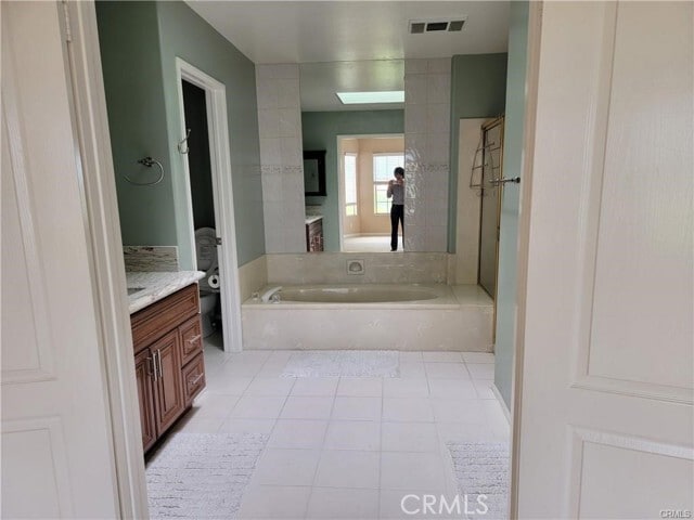 Building Photo - 2825 Plaza del Amo