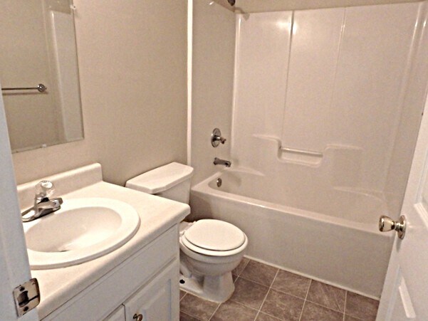 Building Photo - 193 Clear Water Dr