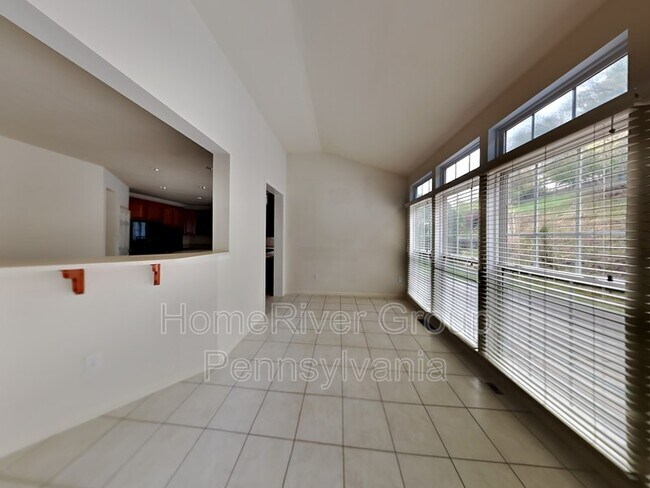 Building Photo - 145 Tanglewood Dr